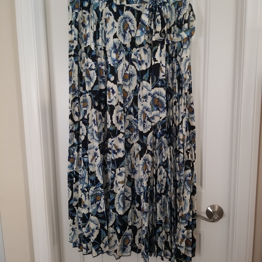 3XL Deanne Skirt - Lularoe - White Florals